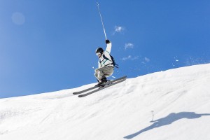 开云平台-西甲11轮战报：皇马复仇巴萨，马竞需稳固领先地位，1314赛季西甲第29轮皇马对巴萨